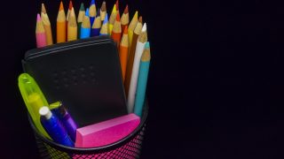 libilibi知识科技区视频封面，黑板风格图示解析复杂科学概念的精品UP主内容